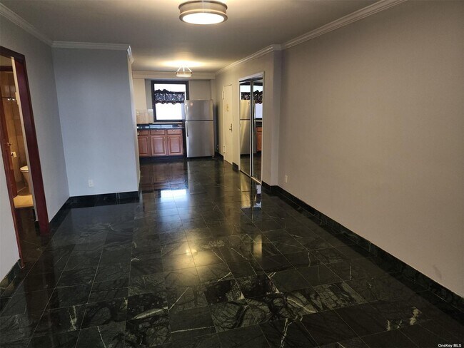 Foto del edificio - 61-25 98th St
