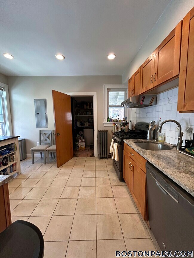 Foto del edificio - 101 Glenville Ave