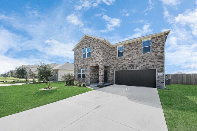 Building Photo - 4830 Highland Spgs Dr