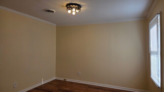 Foto del edificio - 3248 Hendricks Ave