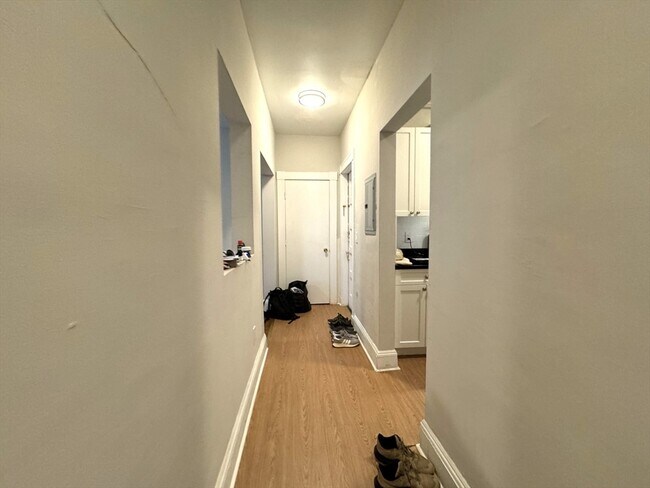 Building Photo - 4 Langmaid Ave