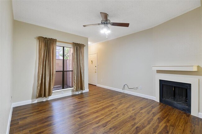 Building Photo - 2125 Augusta Dr
