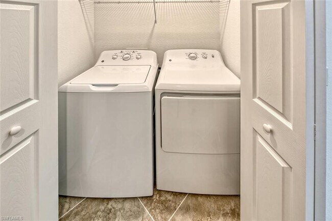 Foto del edificio - 6046 National Blvd