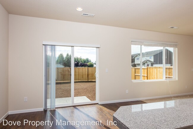 Building Photo - 5 br, 2.5 bath House - 10918 NE 122nd Place