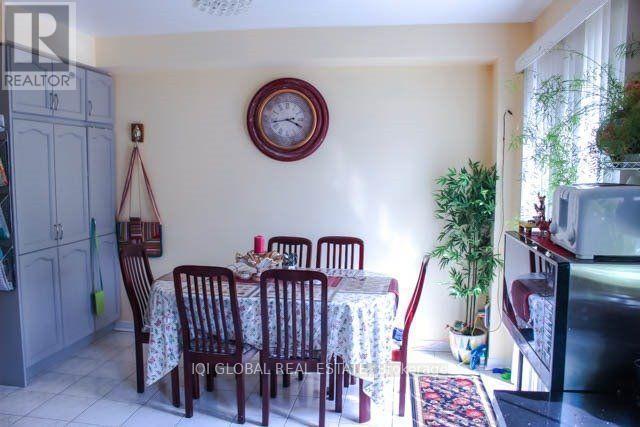 Building Photo - 5611 Palmerston Crescent