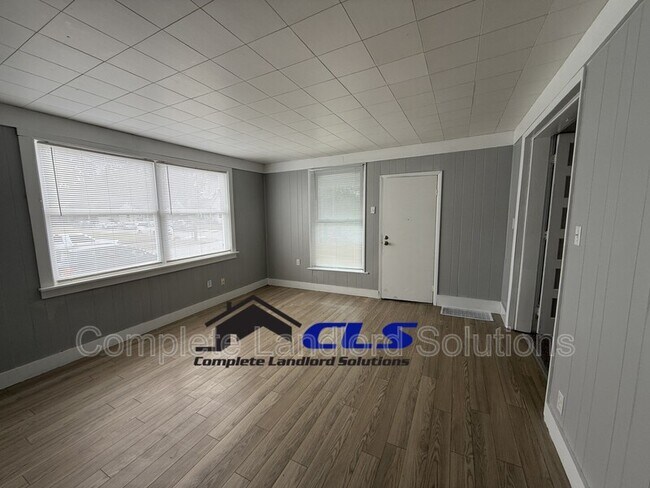 Foto del edificio - 2401 Garfield Ave