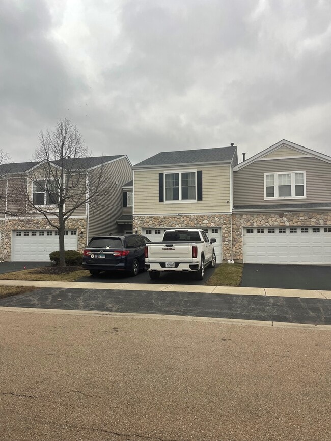 Building Photo - 4157 Blackstone Dr