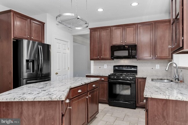 Building Photo - 16475 Kramer Estate Dr