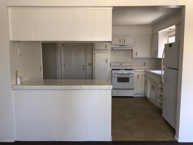 Building Photo - 223 E Harding Ave