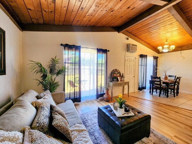 Foto del edificio - 380 Deodara St