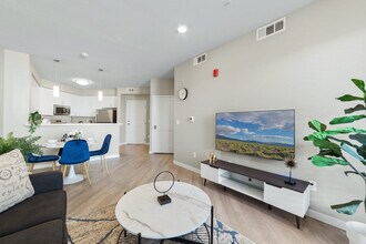 Building Photo - 375 Harbour Cove Dr