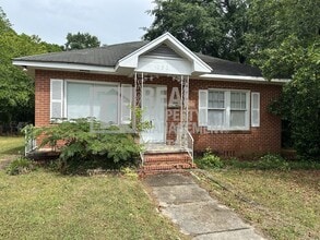 Building Photo - 1082 Lamont St