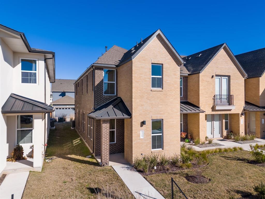 Foto principal - 2516 Simond Ave