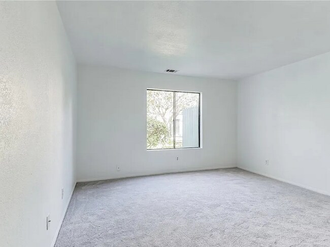 Foto del edificio - 20545 S Vermont Ave