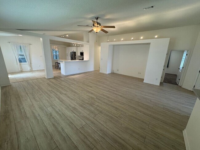 Building Photo - West Pensacola - Emerald Shores - 3 bedroom, 2 bathroom with enclosed sunroom