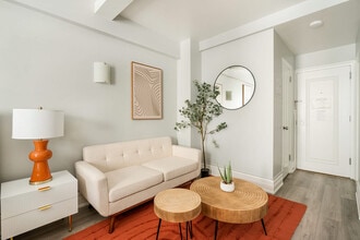 Building Photo - 240 W 73rd St