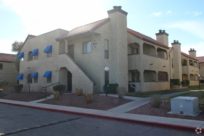 Building Photo - Newport Cove