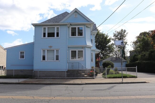 Building Photo - 1740 Rodman St