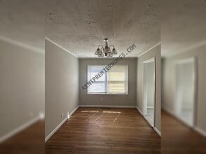 Building Photo - 1410 E 53rd St