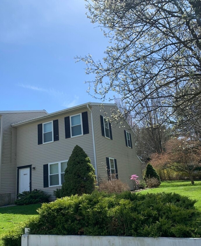 Primary Photo - 920 Southgate Dr