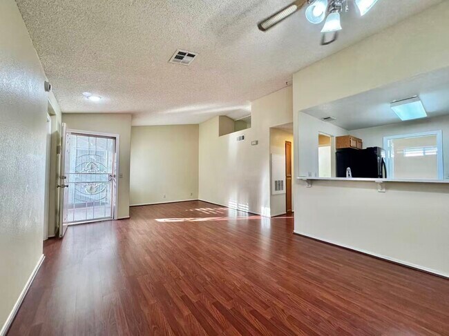 Foto del edificio - 1800 S Edmond St