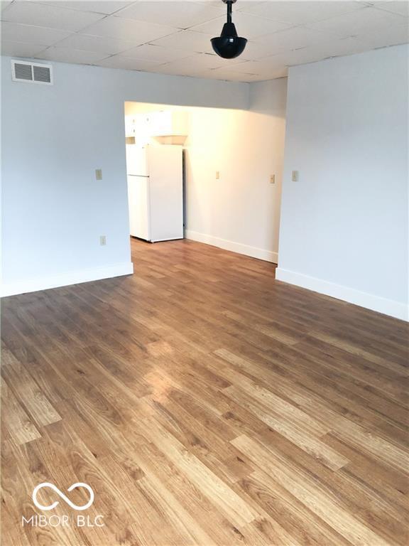 Building Photo - 106 S Market St