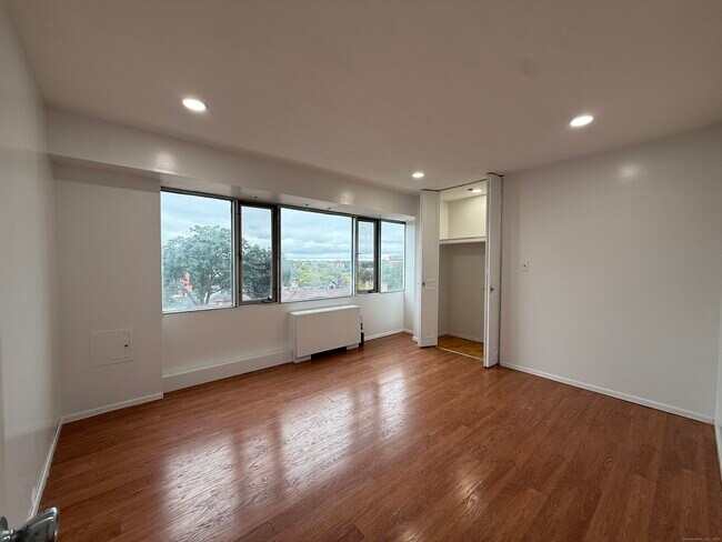 Foto del edificio - 30 Woodland St