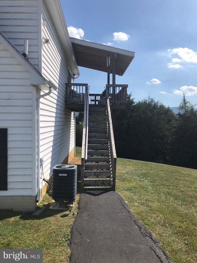 Building Photo - 348 Lantz Rd