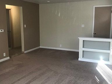 Building Photo - 1016 Vine St. is a cute 2 bedroom 1 bathroom