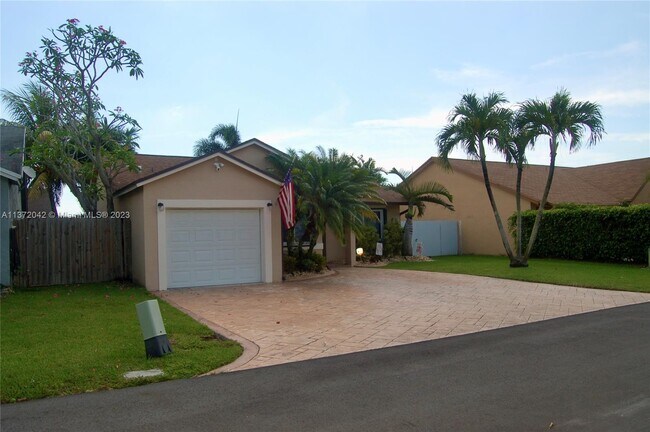 Building Photo - 13415 SW 113th Ct