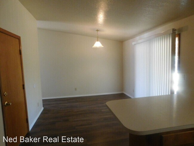 Building Photo - 3 br, 2 bath House - 4664 Fuhrer Street NE