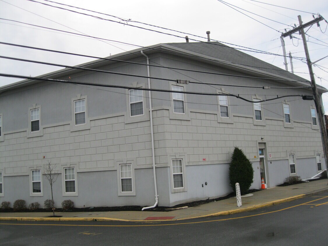 177 Avenel St Unit 1D, Woodbridge Township, NJ 07001 Apartments in