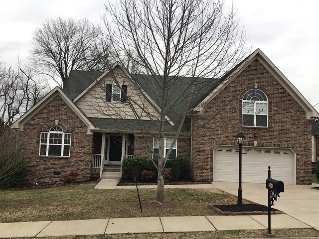 Building Photo - 560 Summit Way