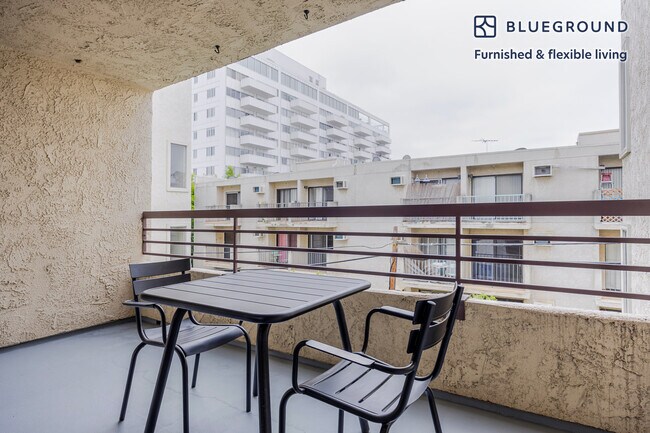 Foto del edificio - 7230 Franklin Ave