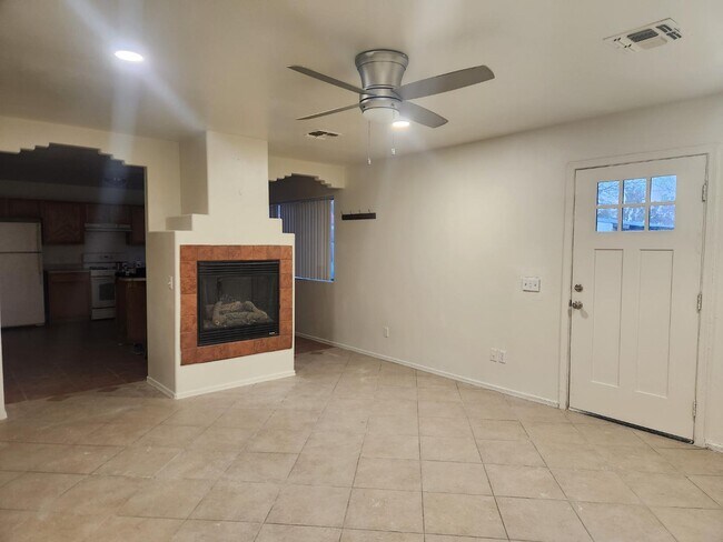 Building Photo - 3039 N Richey Blvd