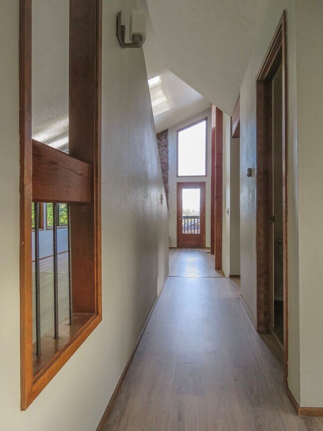 Building Photo - !! Gorgeous 3 bedroom Gresham home with be...
