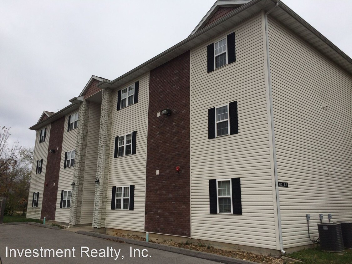 Primary Photo - 102 Fleetwood Dr