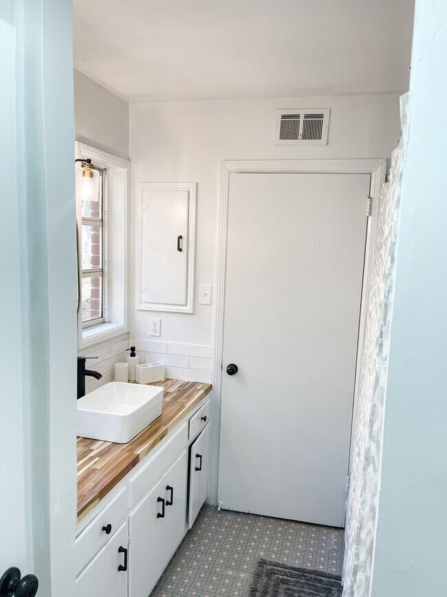 Foto del edificio - Charming Apt near Savannah's Historic District! Unit 1