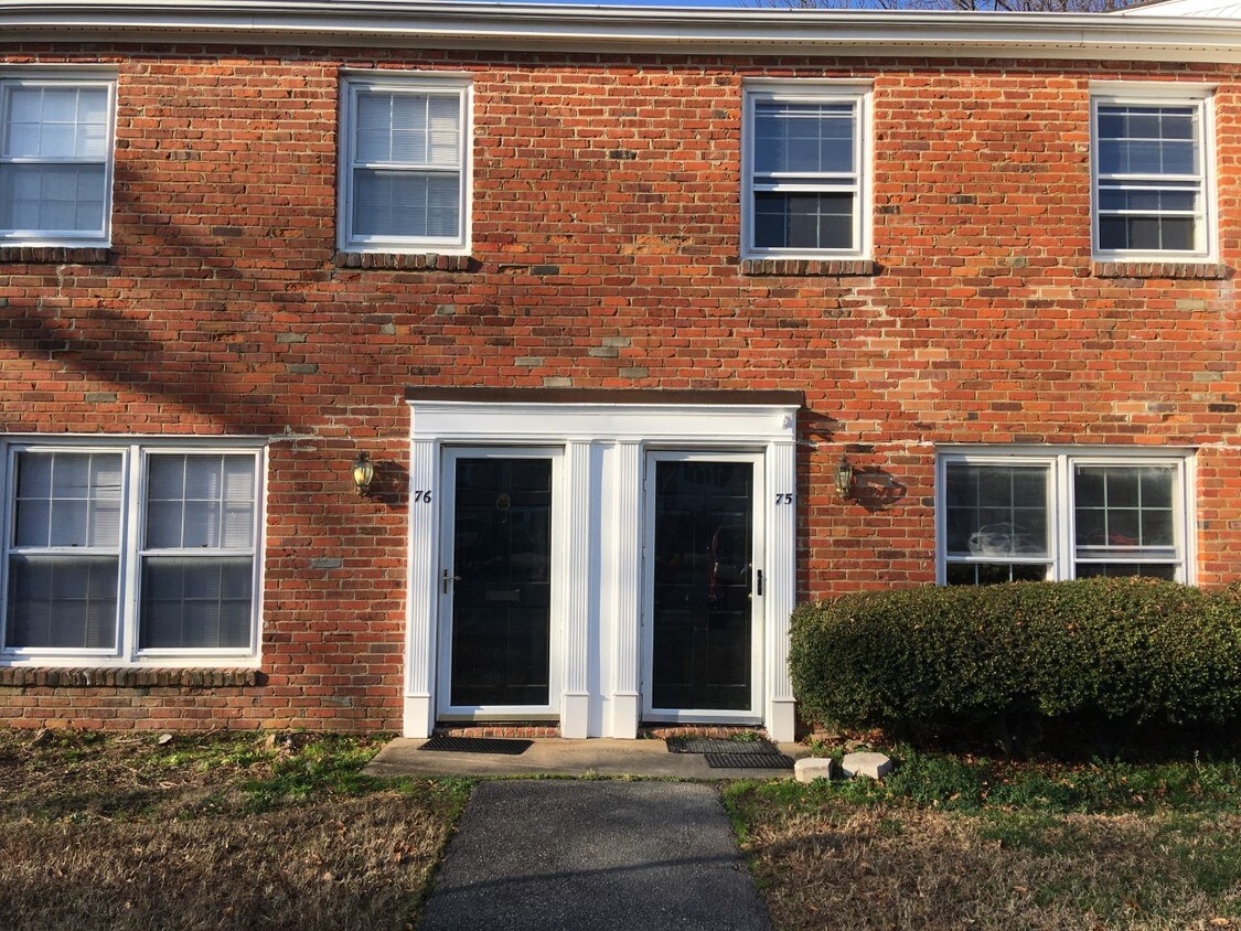 75 Towne Square Dr, Newport News, VA 23607 Condo for Rent in Newport