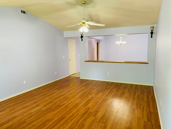 Foto del edificio - 917 E Mimosa Pl