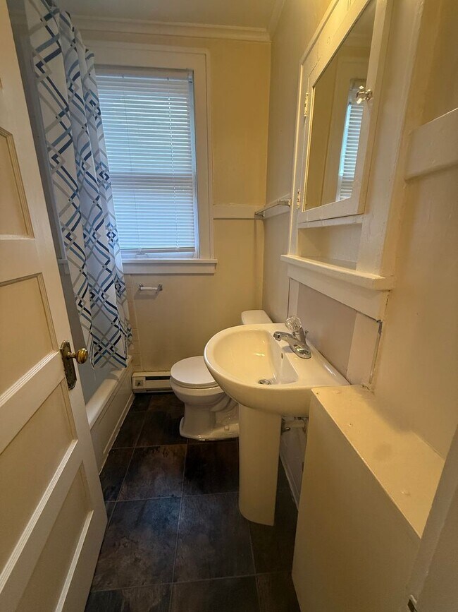 Foto del edificio - 1819 W Pacific Ave