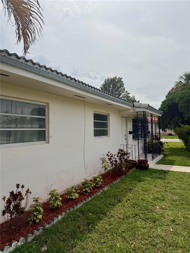 Foto del edificio - 11201 NE 3rd Ave