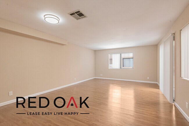 Foto del edificio - Breathtaking Two Bedroom Home with Spaciou...