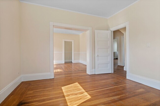 Foto del edificio - 319 Ashmont St