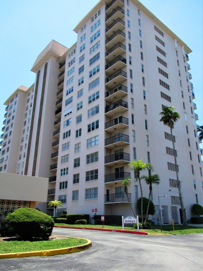 Building Photo - Waterfront 2/2 Furnished 6-12 MONTH rental 55+ 8th Floor Point Brittany