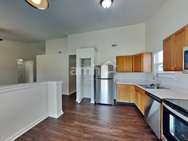 Foto del edificio - 5223 Waterton Lakes Dr