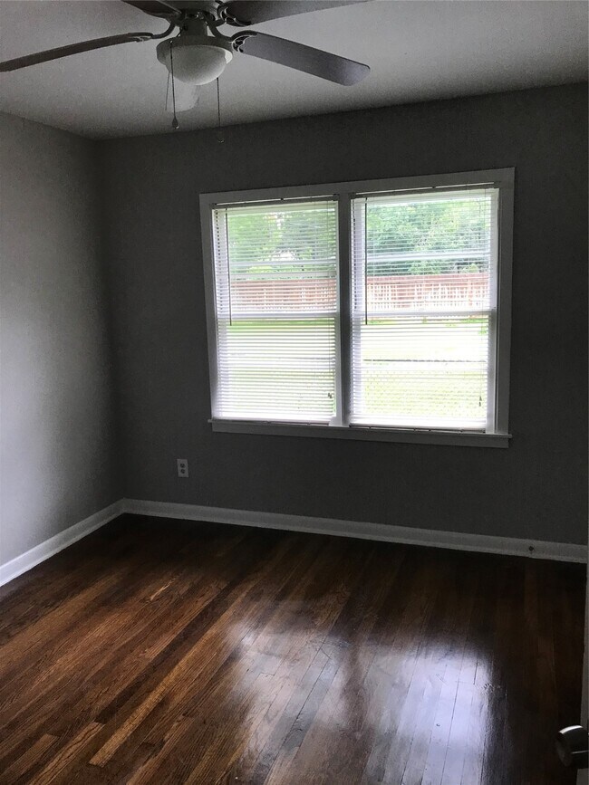 Foto del edificio - 2702 N Camp Cir