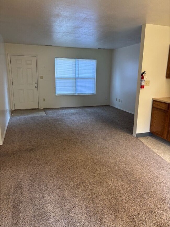 Building Photo - 1304 N Kinser Pike