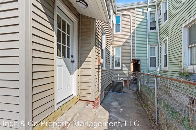Building Photo - 3 br, 1.5 bath House - 726 Glen Place