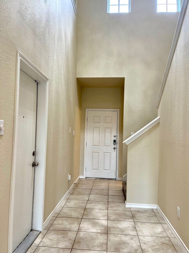 Foto del edificio - *Move-In Special* Spacious 4 Bedroom/Loft Area ~ Convenient to JBSA Randolph AFB or JBSA Lackland...